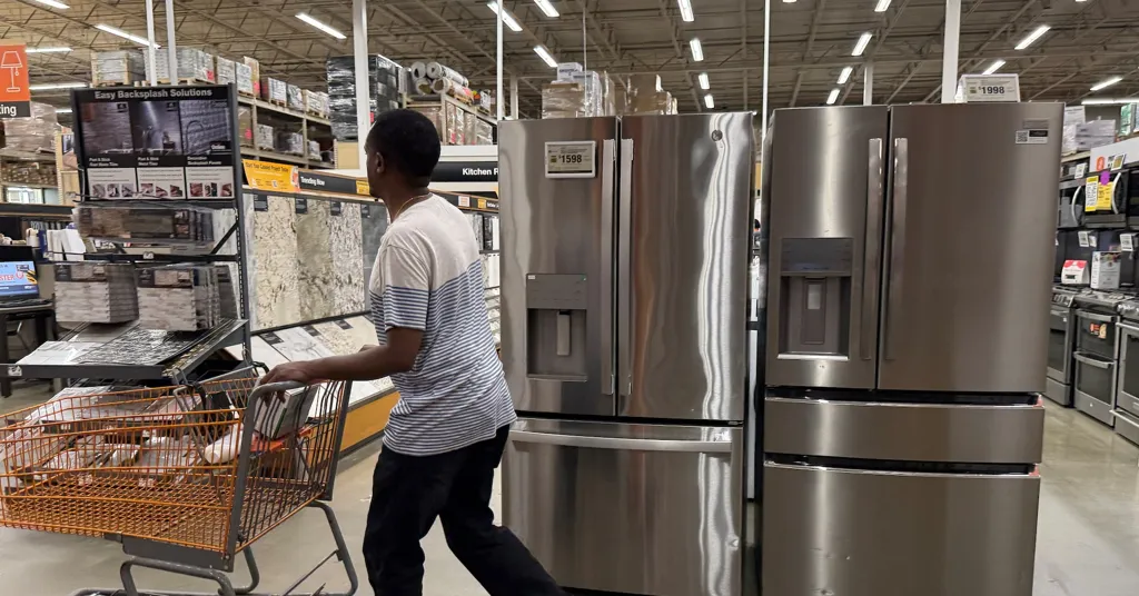 US consumer sentiment steady in October, but labor market worries persist